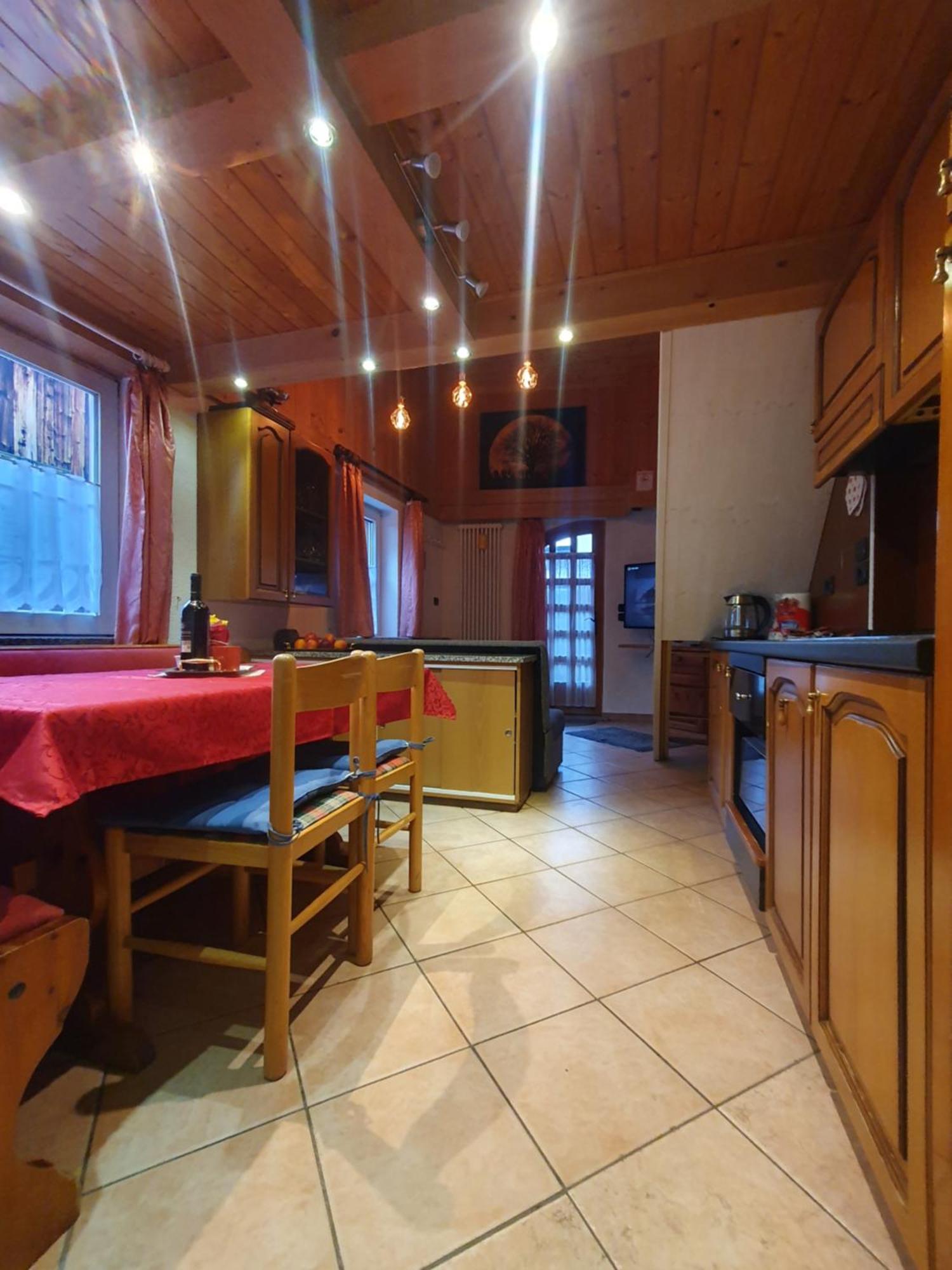 Casa Claudio-Appartamenti In Centro Campitello di Fassa Exterior photo